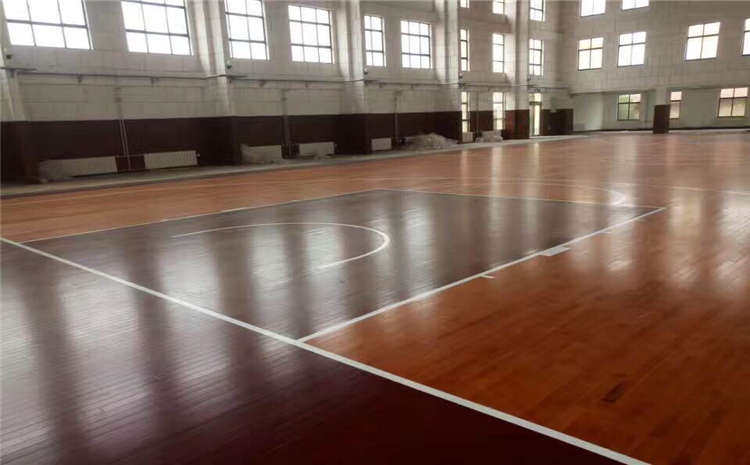 體育運動場館怎么選擇運動木地板廠家
