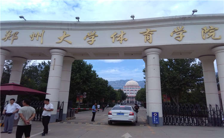 如何對(duì)籃球館木地板進(jìn)行翻新？