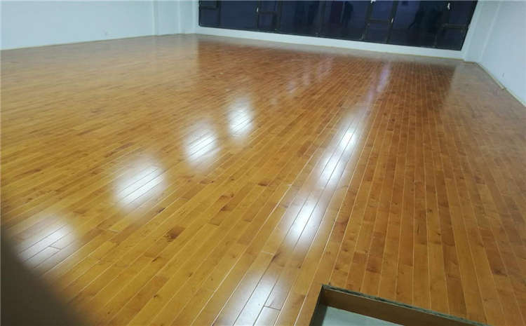 實木運動地板保養(yǎng)方法