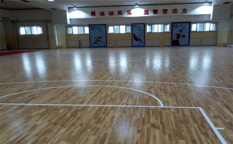 歐氏俄勒岡松風(fēng)雨操場(chǎng)運(yùn)動(dòng)地板多少錢(qián)一平米?