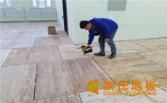 為什么實木運動地板受現(xiàn)代體育場館歡迎？